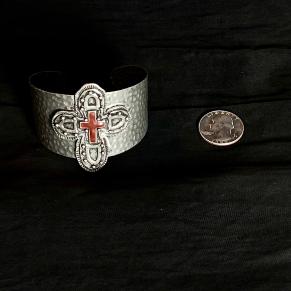 ⚙️3For$30⚙️ NEW Western Hammered Cross Cuff Bracelet - Picture 3 of 5